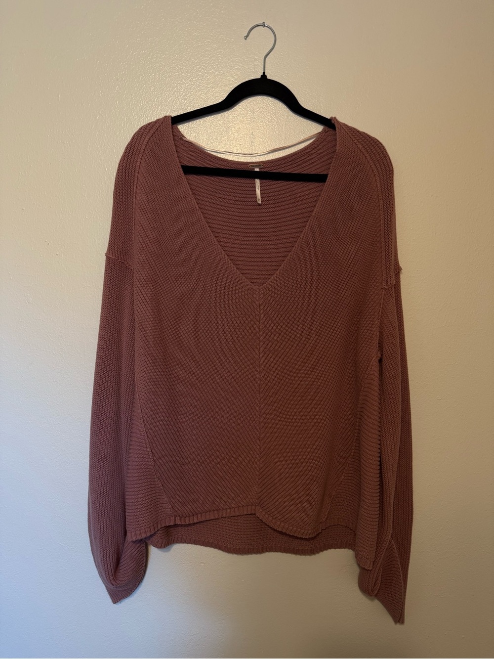 Free People Relaxed V-Neck Sweater in Dusty Rose